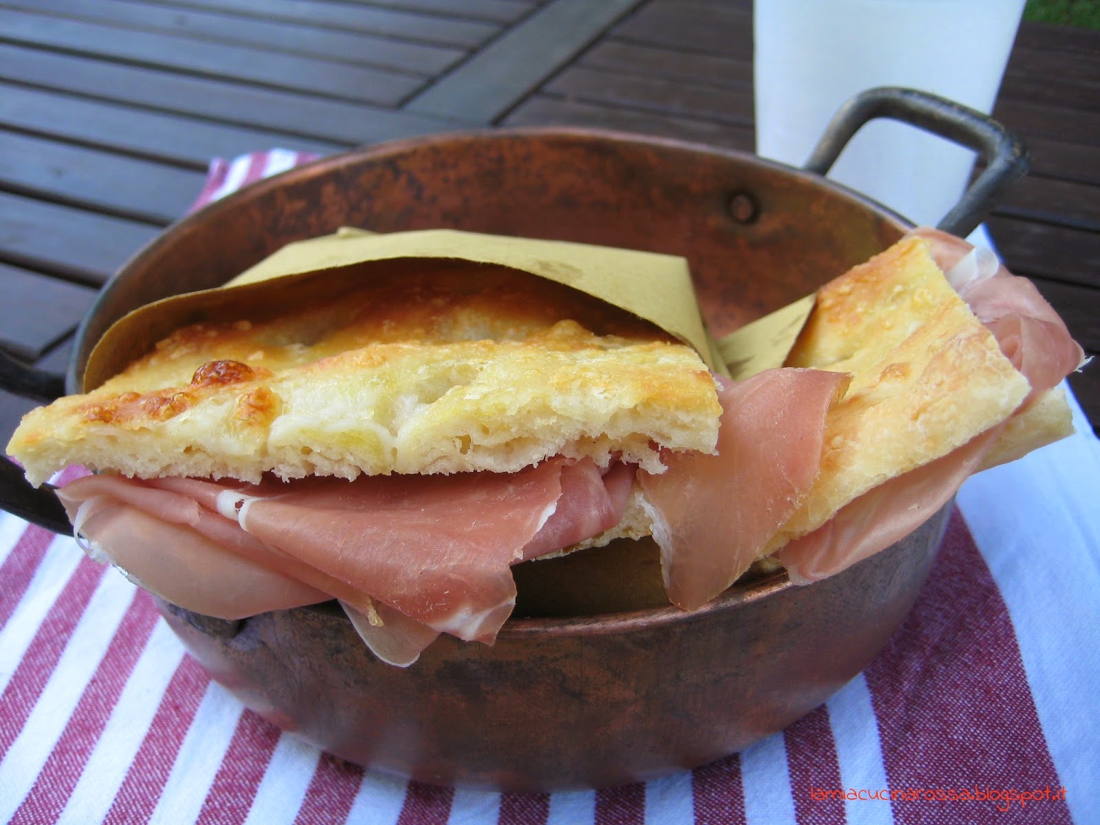 La focaccia di nonna Emma, per il contest delle Bloggalline