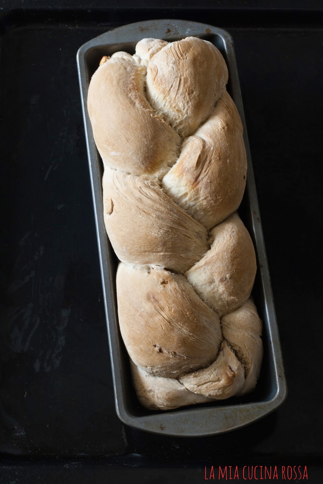 Pane in cassetta al latte e noci
